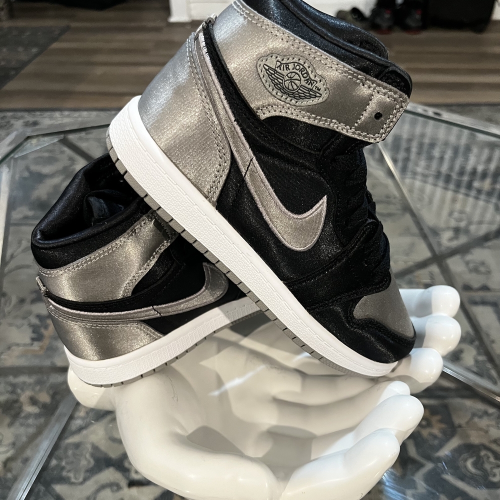 Nike Kids Metallic Silver and Black Sneakers